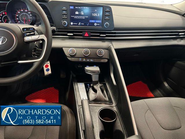 Photo of 2022 Scarlet Red Pearl Hyundai ELANTRA