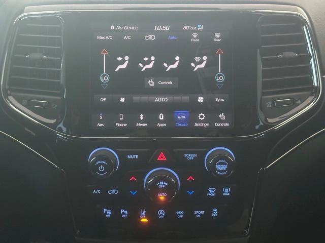 Photo of 2020 Diamond Black Jeep Grand Cherokee