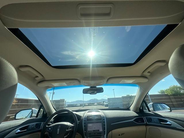 Photo of 2020 White Platinum Lincoln MKZ