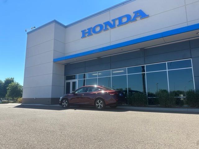 Photo of 2023 Rosewood Metallic Nissan Sentra