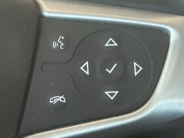 Photo of 2022 Summit White GMC Terrain