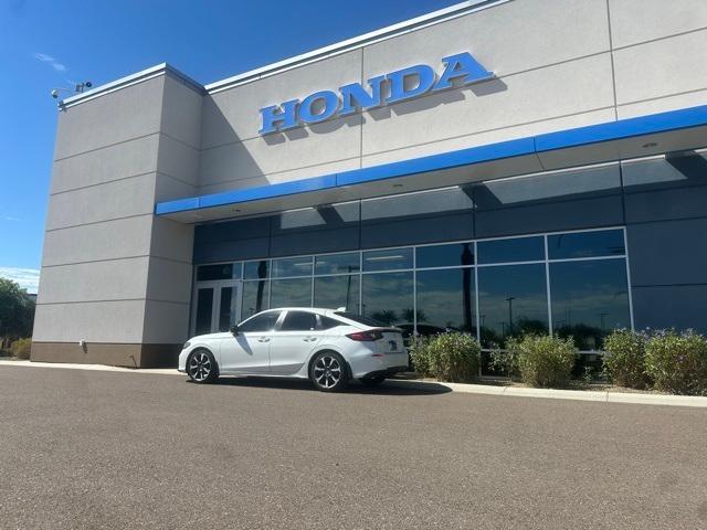 Photo of 2025 White Honda Civic Hybrid