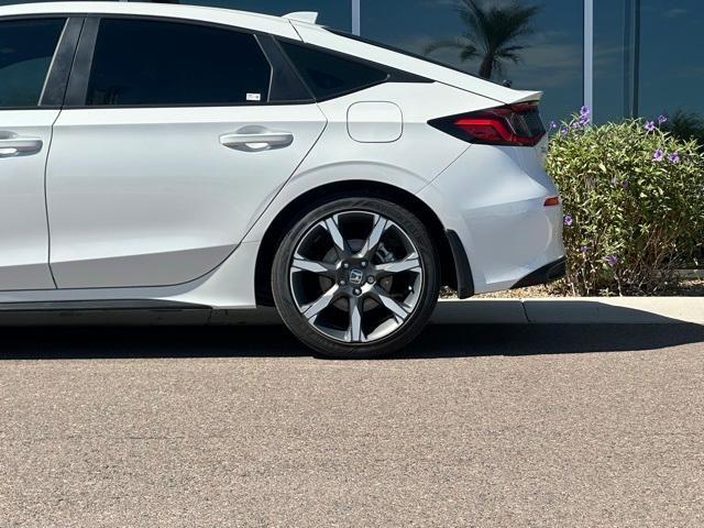 Photo of 2025 White Honda Civic Hybrid