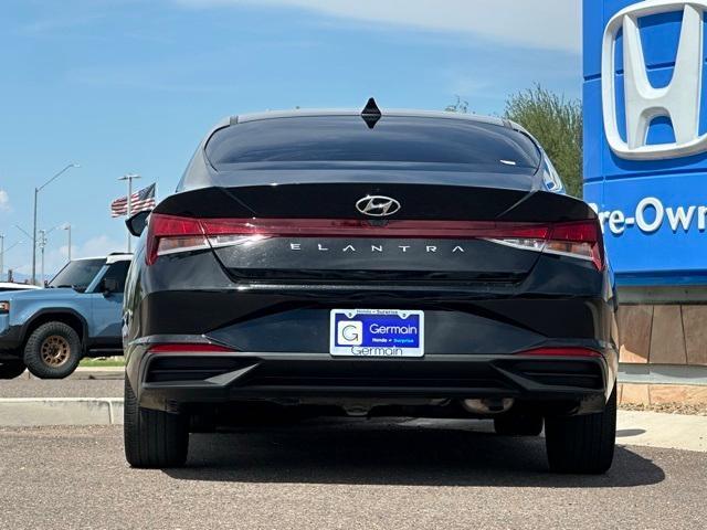 Photo of 2023 Onyx Black Hyundai ELANTRA