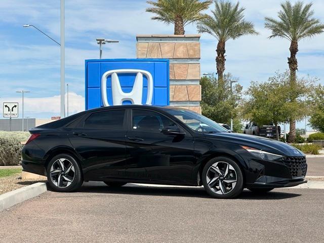 Photo of 2023 Onyx Black Hyundai ELANTRA