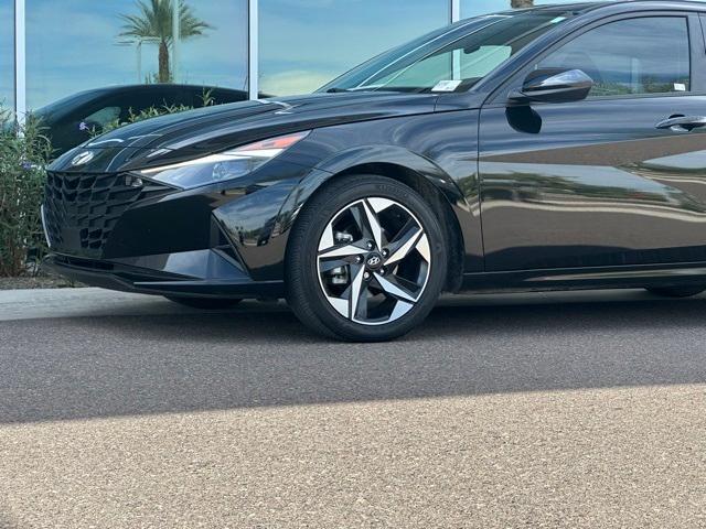 Photo of 2023 Onyx Black Hyundai ELANTRA