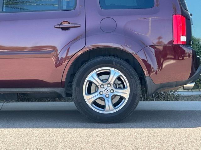 Photo of 2015 Dark Cherry Pearl Honda Pilot