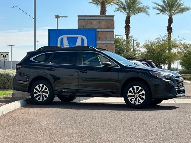 Photo of 2023 Crystal Black Silica Subaru Outback