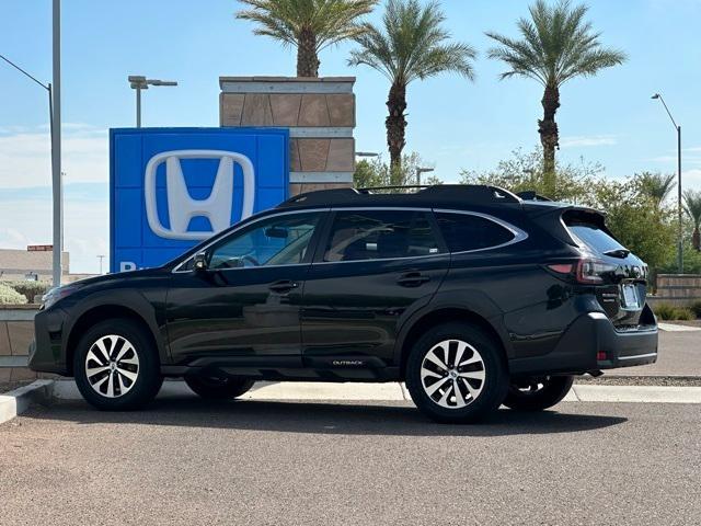 Photo of 2023 Crystal Black Silica Subaru Outback