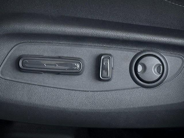 Photo of 2023 Still Night Pearl Honda CR-V