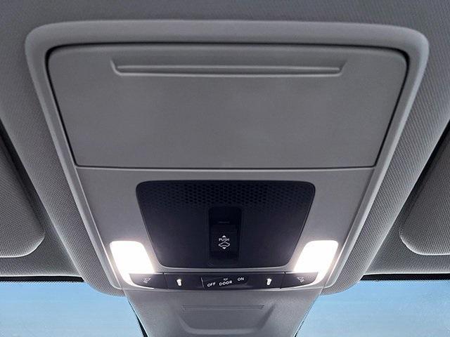 Photo of 2023 Still Night Pearl Honda CR-V