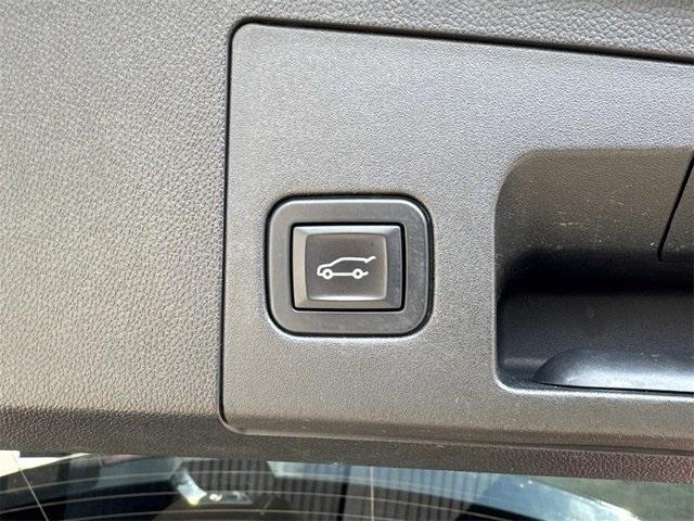 Photo of 2019 Stellar Black Metallic Cadillac XT4