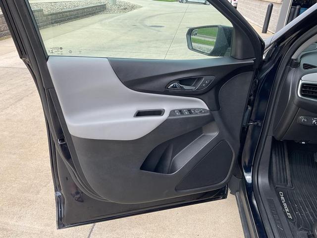 Photo of 2020 Midnight Blue Metallic Chevrolet Equinox