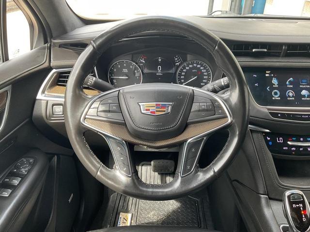 Photo of 2019 Stellar Black Metallic Cadillac XT5