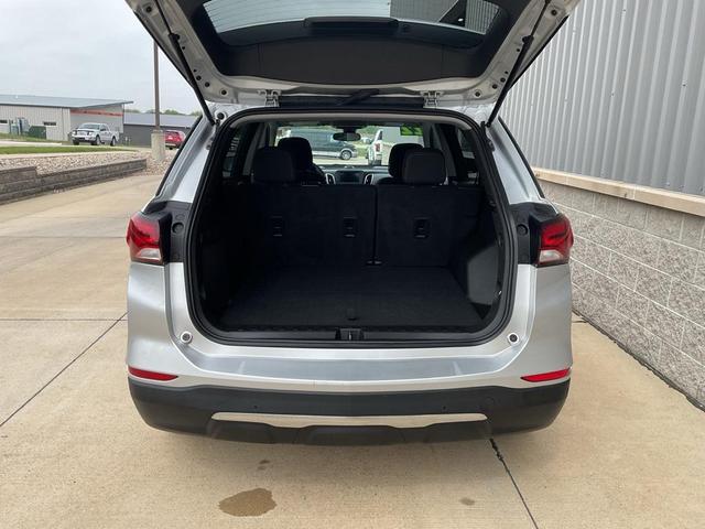 Photo of 2022 Silver Ice Metallic Chevrolet Equinox