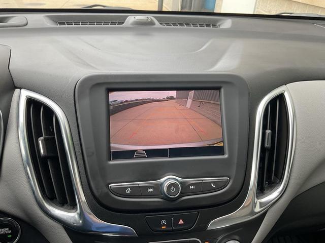 Photo of 2022 Silver Ice Metallic Chevrolet Equinox