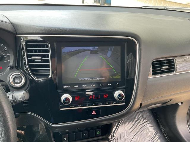 Photo of 2020 Mercury Gray Metallic Mitsubishi Outlander