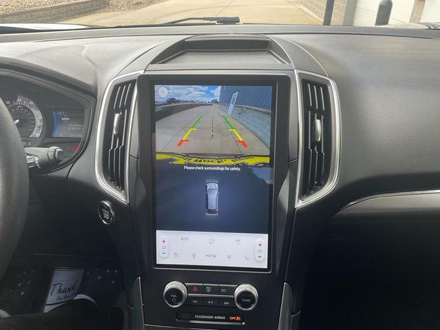 Photo of 2024 Black Metallic Ford Edge