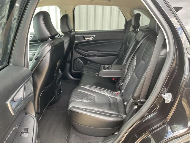 Photo of 2024 Black Metallic Ford Edge