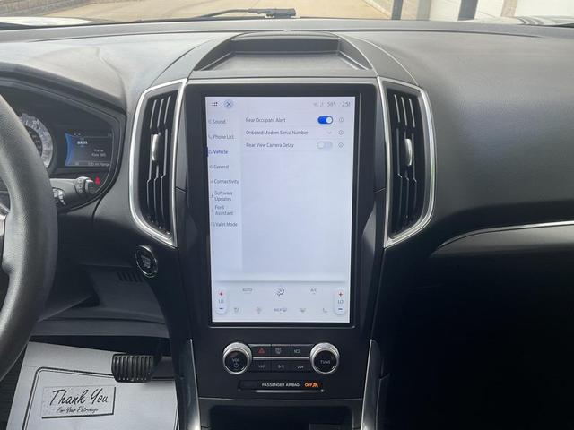 Photo of 2024 Black Metallic Ford Edge