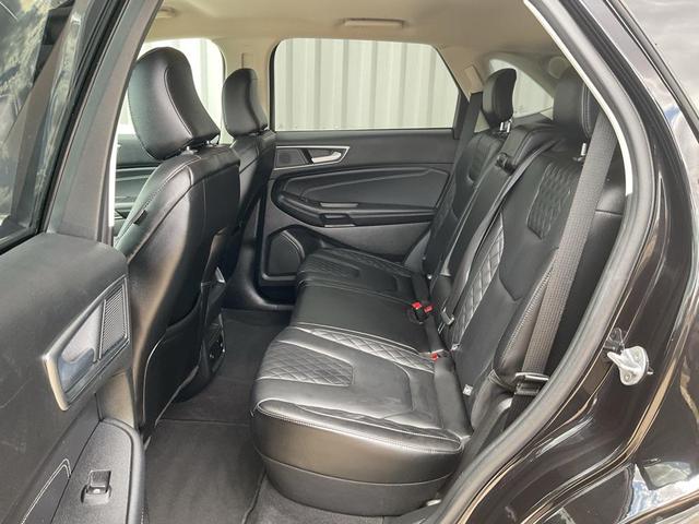 Photo of 2024 Black Metallic Ford Edge