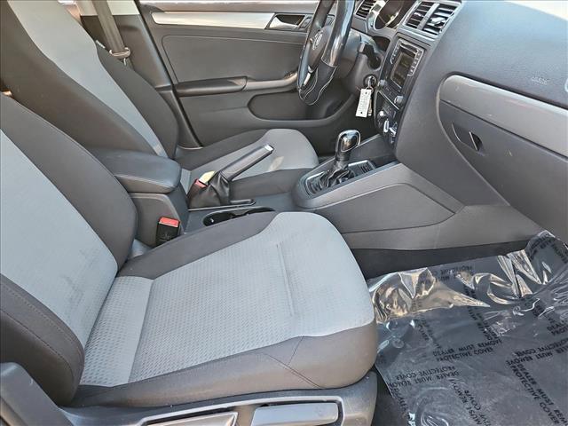 Photo of 2017 Black Volkswagen Jetta