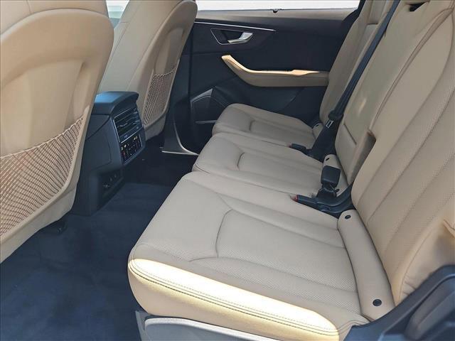 Photo of 2025 Glacier White Metallic Audi Q7