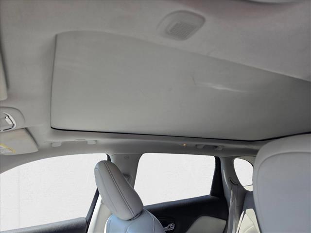 Photo of 2021 Sting-Gray Clearcoat Jeep Cherokee