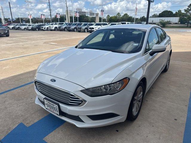 Photo of 2018 Oxford White Ford Fusion