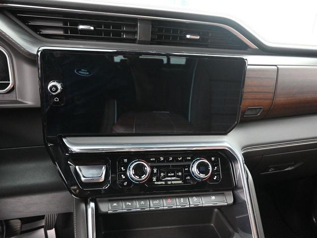 Photo of 2024 White Frost Tri-Coat GMC Sierra 1500
