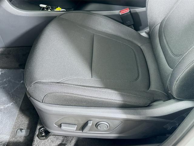 Photo of 2025 White Pearl Hyundai TUCSON Hybrid