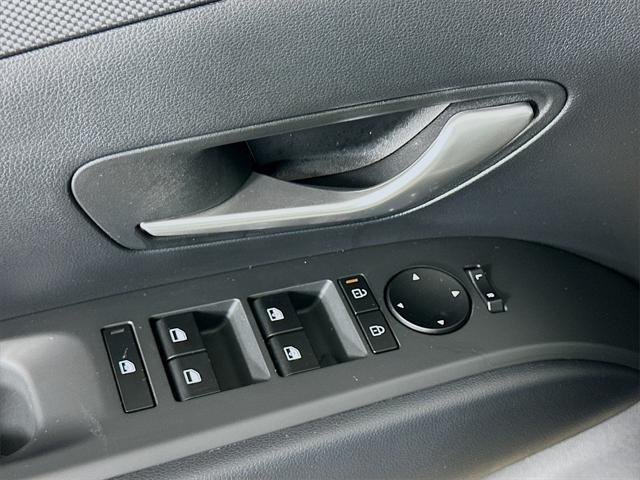 Photo of 2025 White Pearl Hyundai TUCSON Hybrid