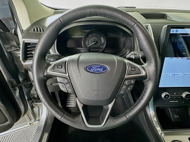 Photo of 2022 Silver Metallic Ford Edge