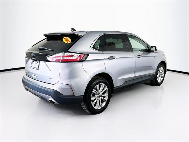 Photo of 2022 Silver Metallic Ford Edge