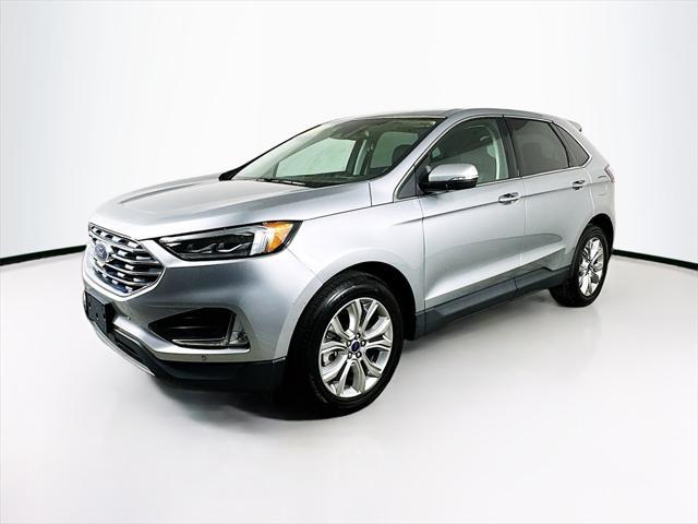 Photo of 2022 Silver Metallic Ford Edge