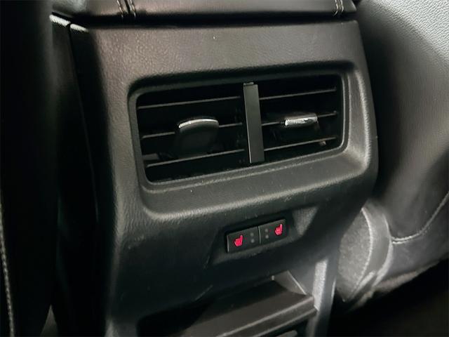Photo of 2022 Silver Metallic Ford Edge