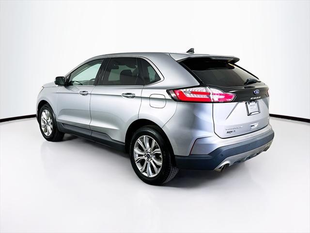 Photo of 2022 Silver Metallic Ford Edge