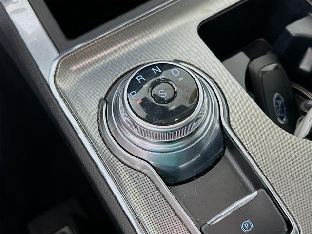 Photo of 2022 Silver Metallic Ford Edge