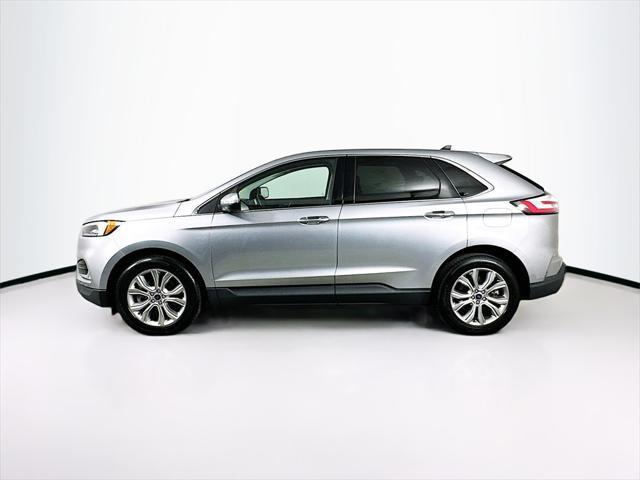 Photo of 2022 Silver Metallic Ford Edge