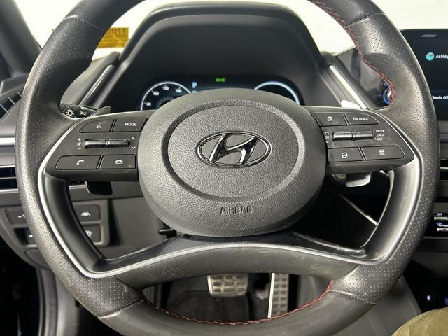 Photo of 2022 Phantom Black Hyundai SONATA