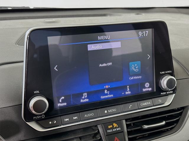 Photo of 2023 Pearl Nissan Altima