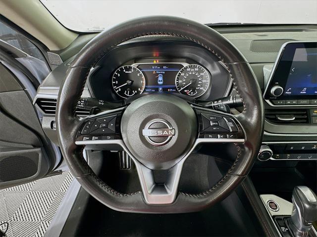 Photo of 2023 Pearl Nissan Altima