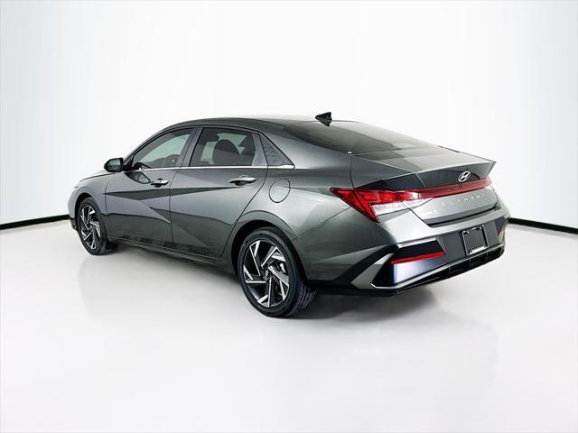 Photo of 2025 Amazon Gray Hyundai ELANTRA