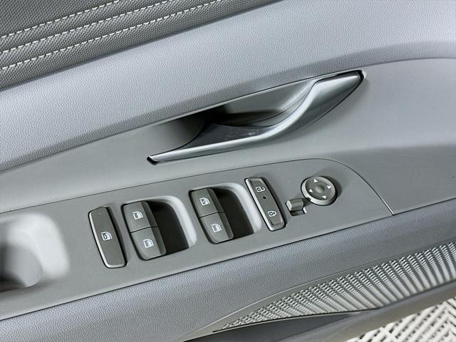 Photo of 2025 Amazon Gray Hyundai ELANTRA