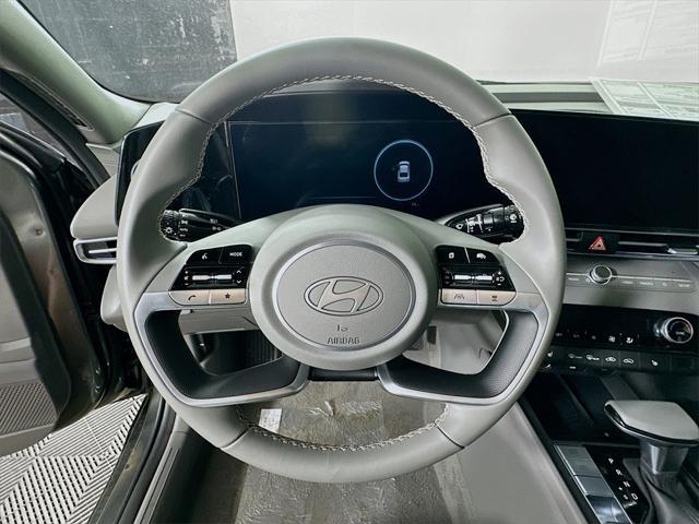 Photo of 2025 Amazon Gray Hyundai ELANTRA