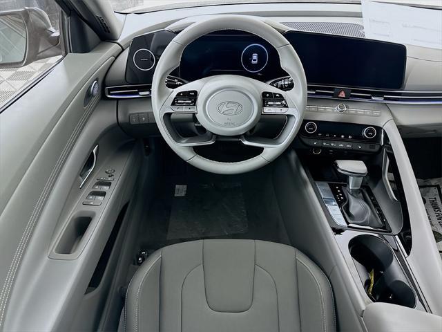 Photo of 2025 Amazon Gray Hyundai ELANTRA