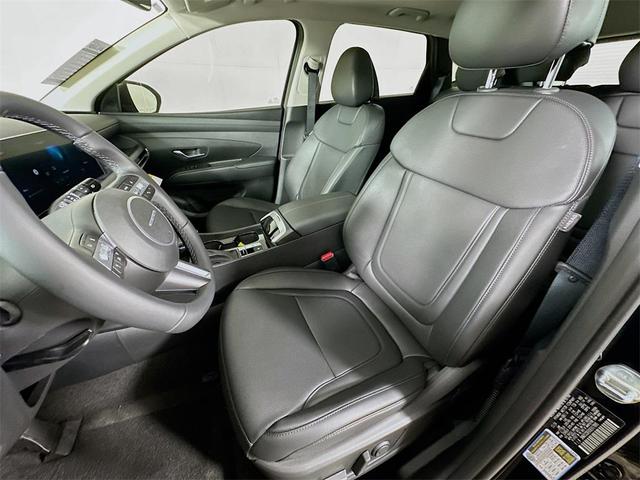 Photo of 2025 Phantom Black Hyundai TUCSON