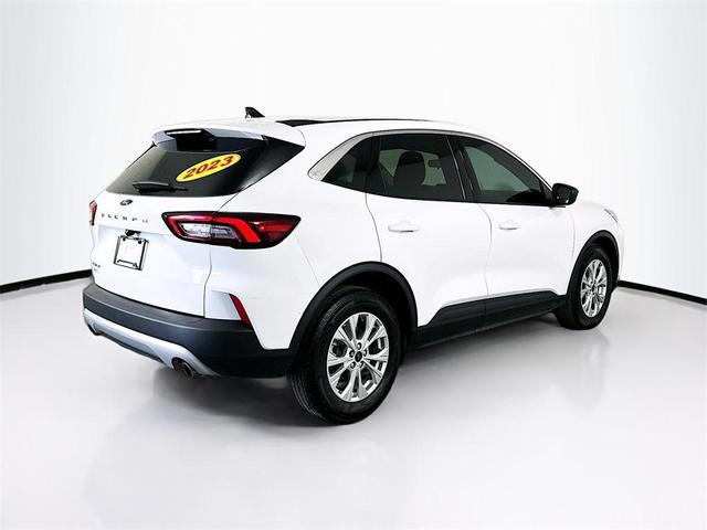 Photo of 2023 Oxford White Ford Escape