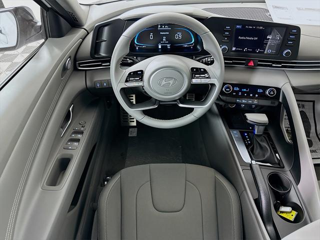 Photo of 2025 Serenity White Hyundai ELANTRA
