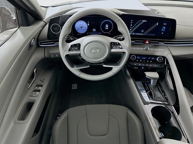 Photo of 2025 Abyss Black Hyundai ELANTRA